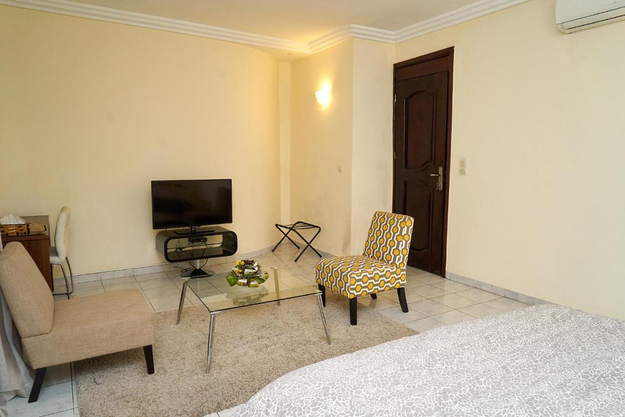 Seddo Guest House อาบีจาน ภายนอก รูปภาพ