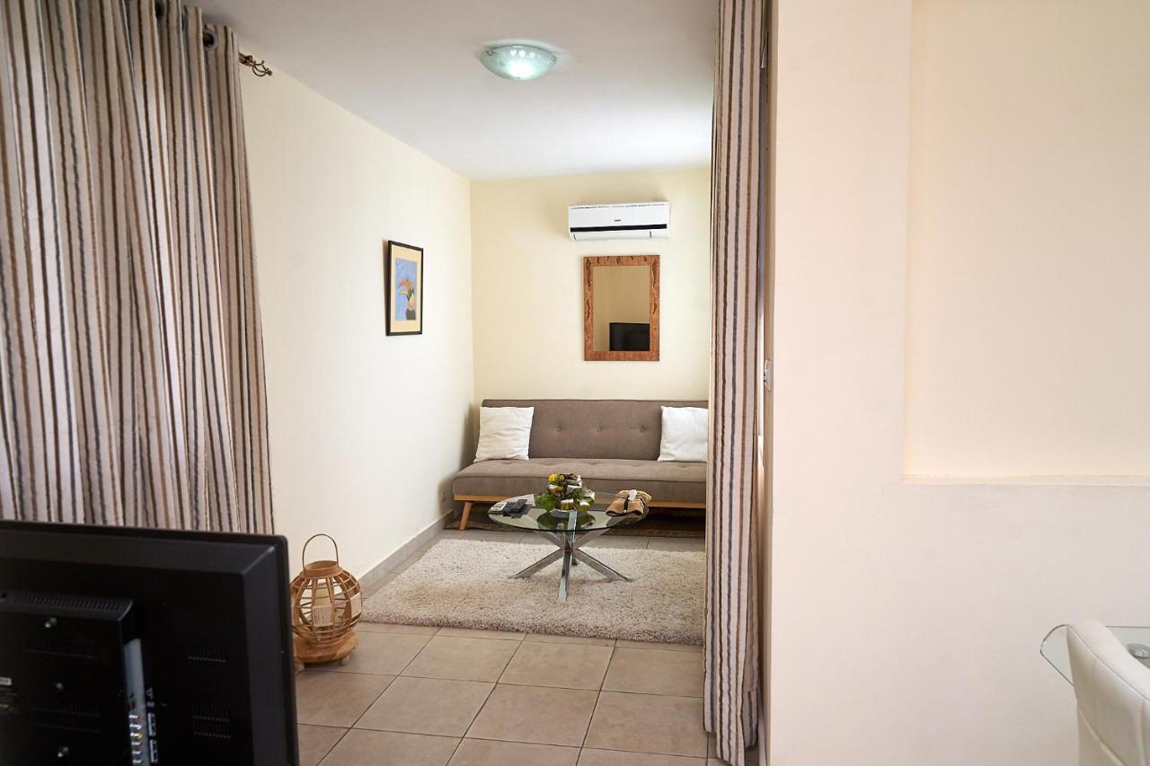 Seddo Guest House อาบีจาน ภายนอก รูปภาพ