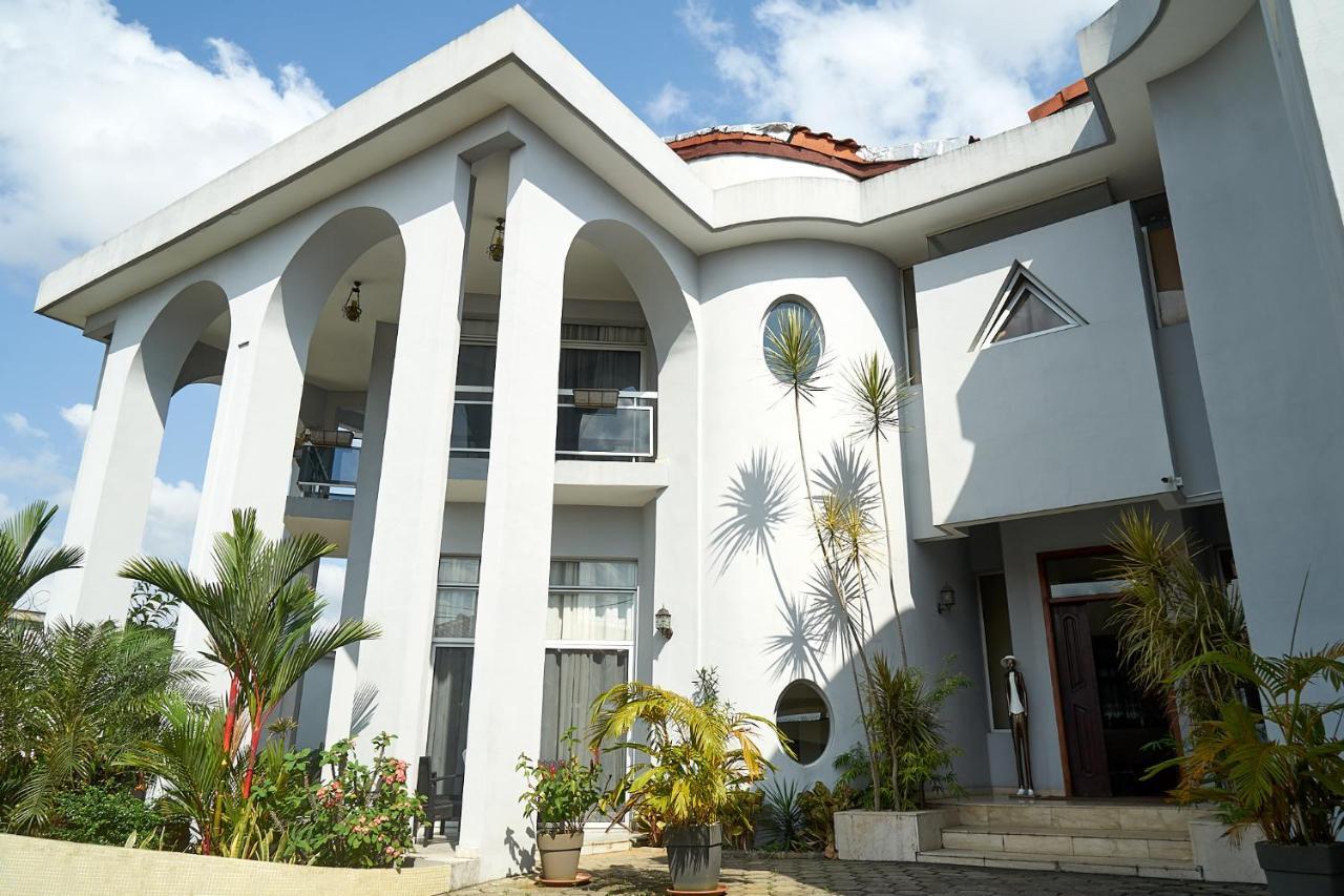 Seddo Guest House อาบีจาน ภายนอก รูปภาพ